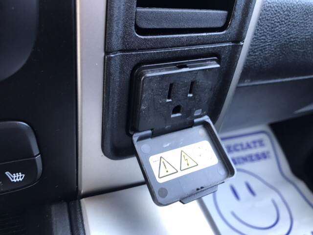 2015 RAM Ram Pickup 1500 4x4 SLT 4dr Crew Cab 5.5 ft. SB Pickup